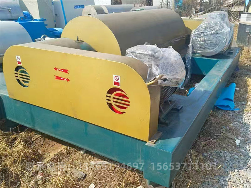 污泥脫水離心機.jpg