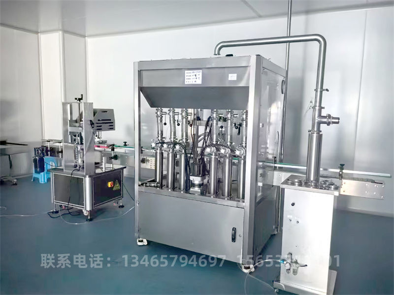 全自動(dòng)液體灌裝機(jī)1.jpg